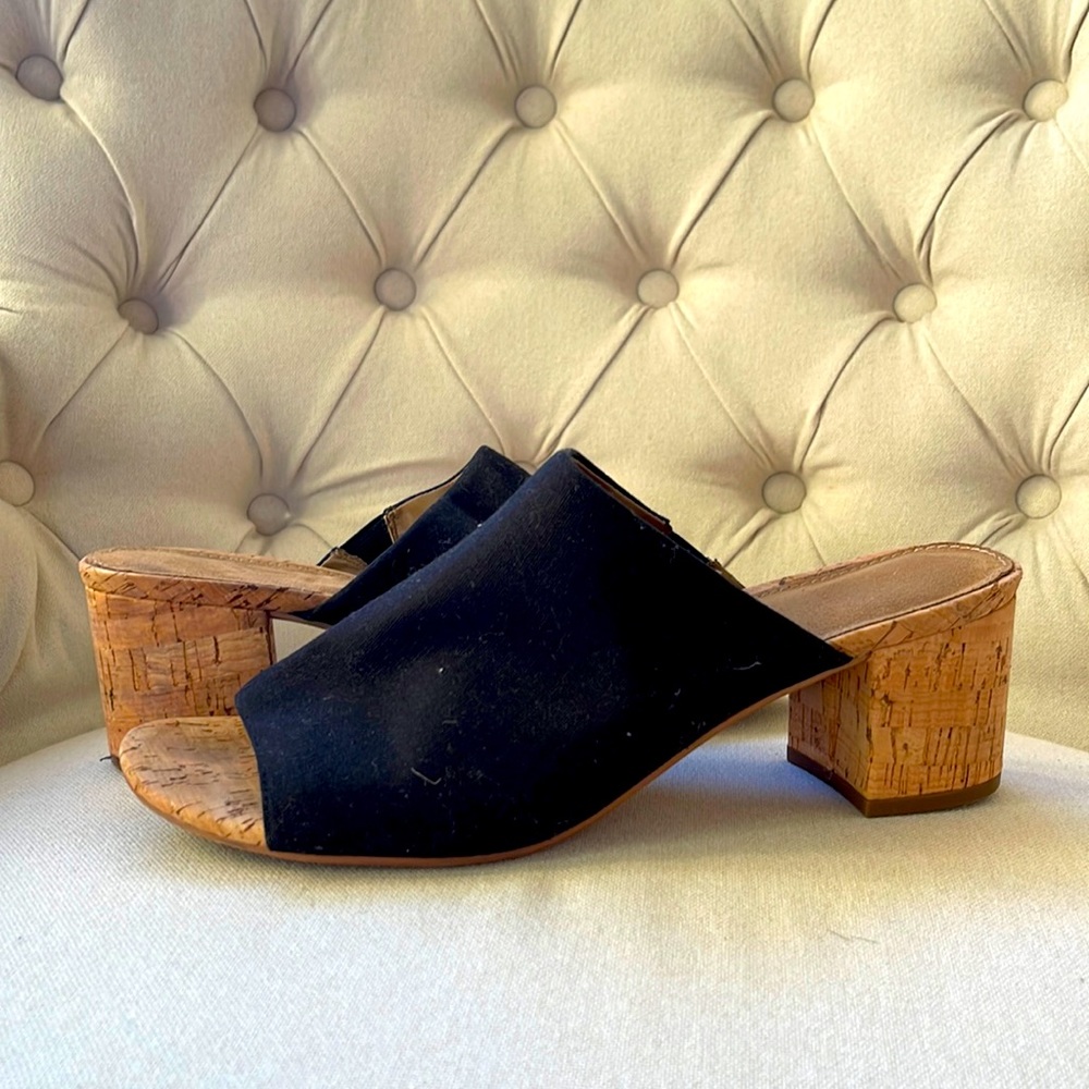 Aerosols slip on cork wedge